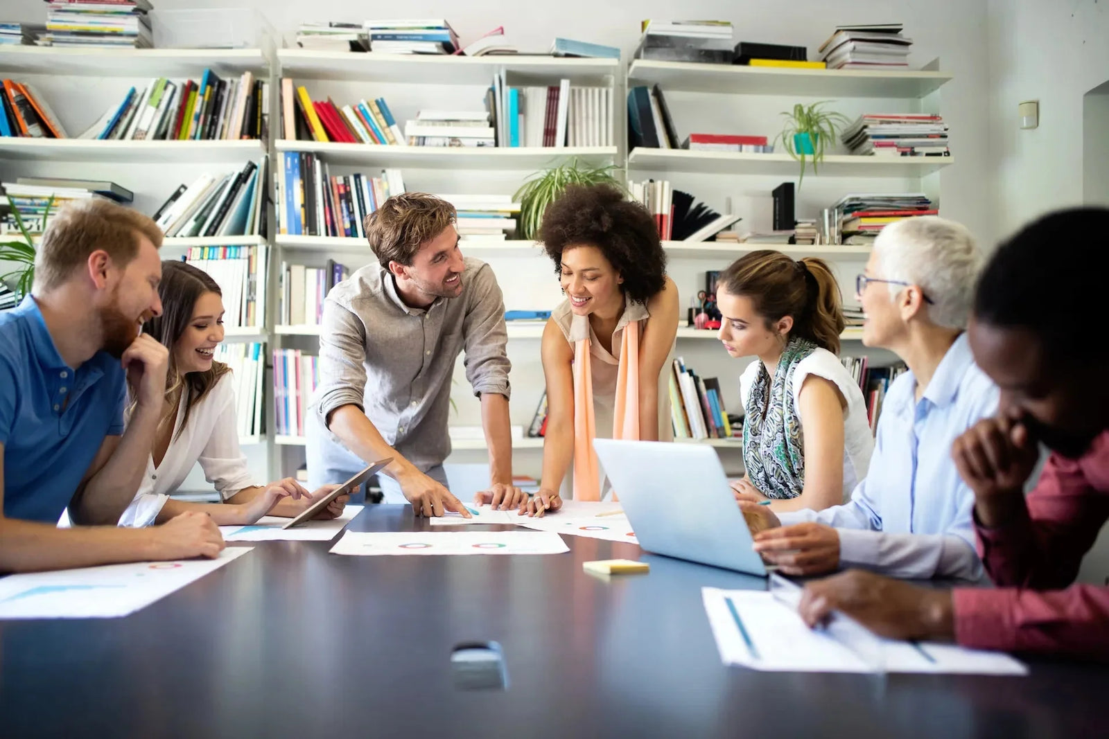 Glade motiverede teams = produktivitet, resultater og personaleopbevaring