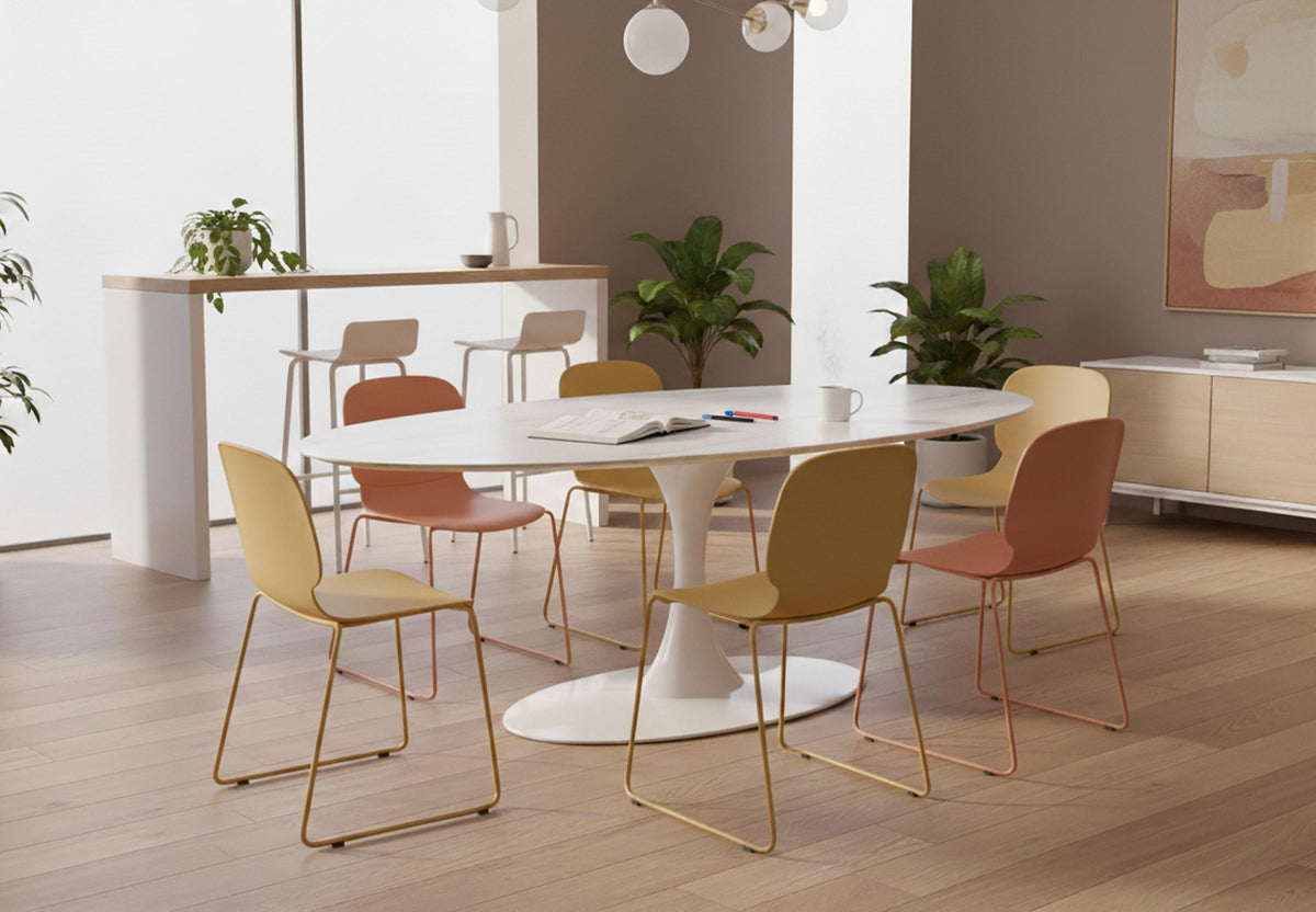 Arredi per spazi di lavoro Quell Omni presso lo showroom di Clerkenwell, a Londra