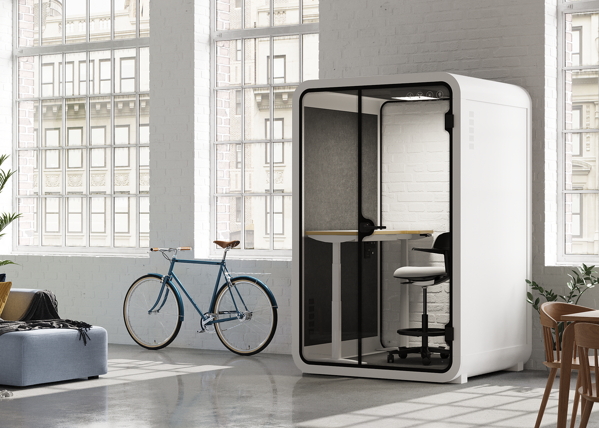 Arredi per spazi di lavoro Quell Omni presso lo showroom di Clerkenwell, a Londra